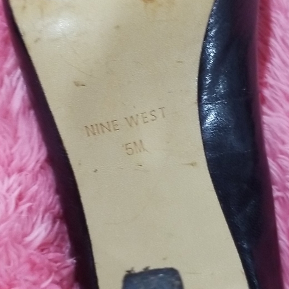 Shoes - Picture 4 of 4